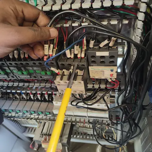 On-site CNC machine service technician UAE